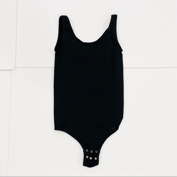 NWOT Yummie by Heather Thomson Ruby Scoop Neck Black Thong Bodysuit - Picture 1 of 7